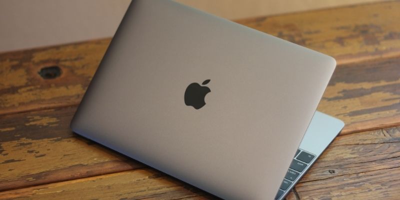 Macbook là hãng máy tính cao cấp nổi tiếng