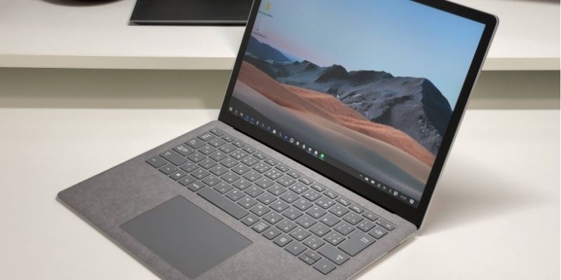 Surface được xem là dòng laptop cao cấp của Microsoft